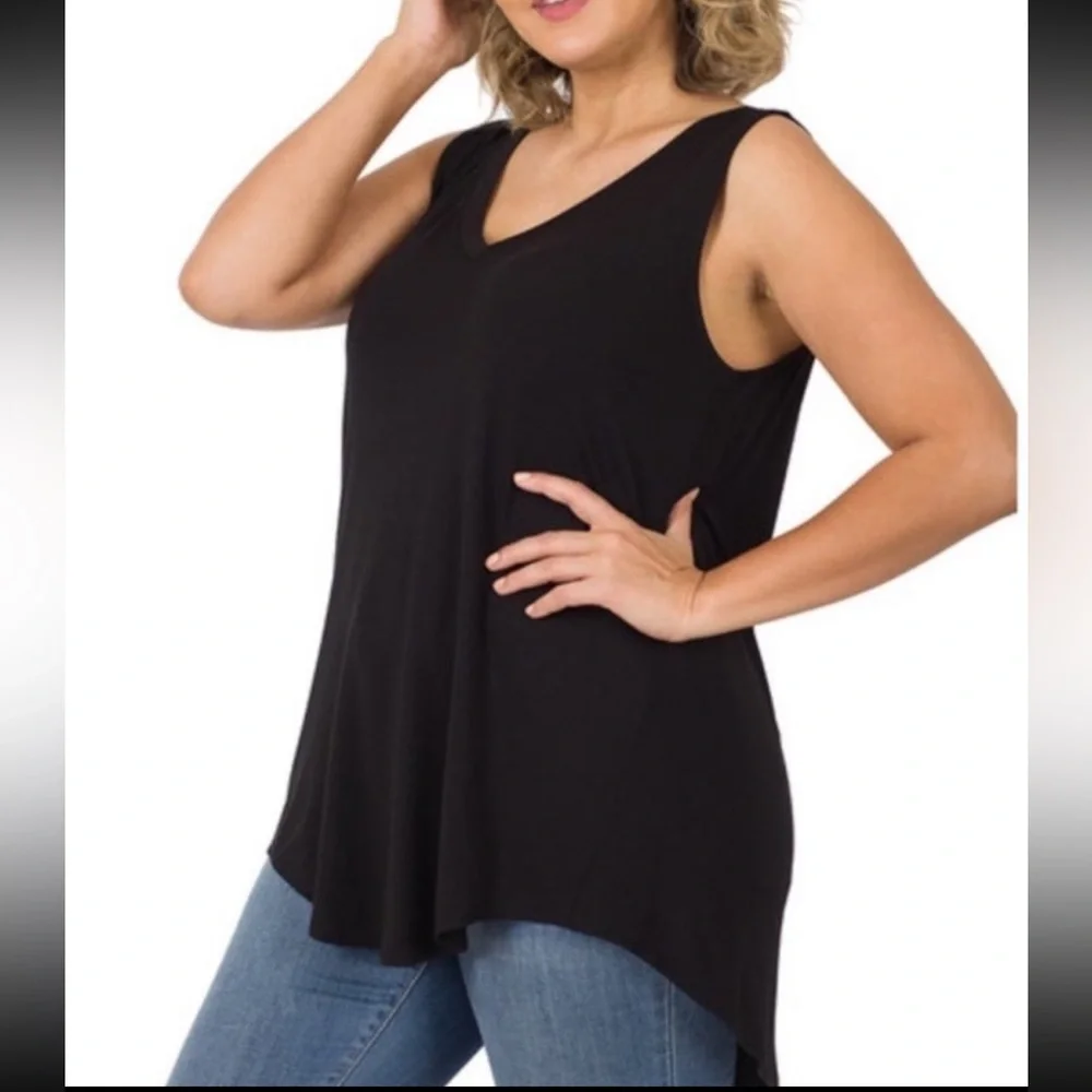 ZENANA
Sleeveless V-neck Hi-Low Hem Tank Top - Picture 5 of 12